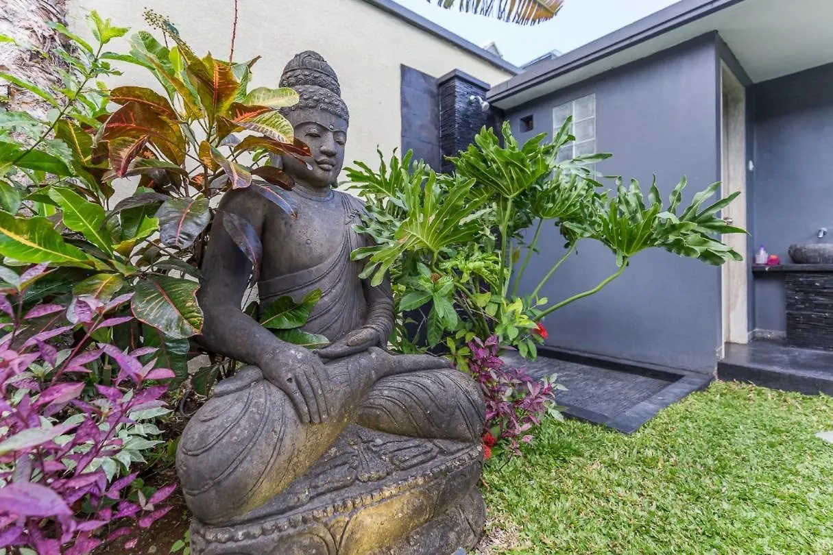 Villa Nuri Merah 2 Seminyak